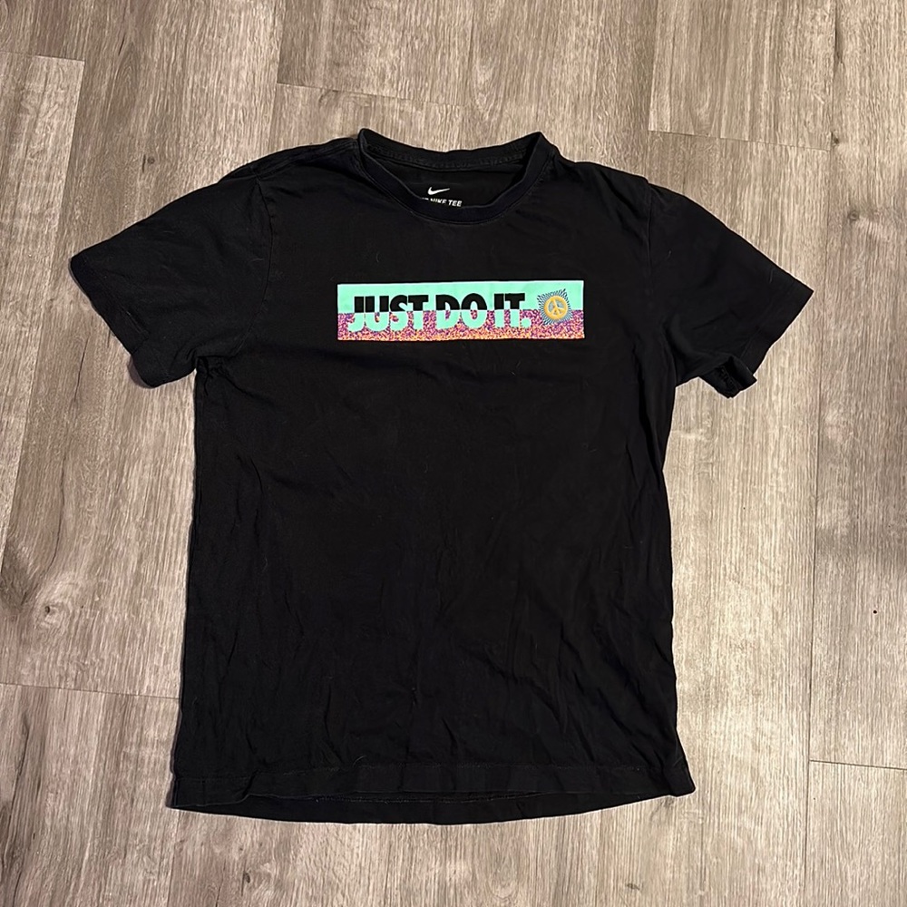 nike graphic tee
